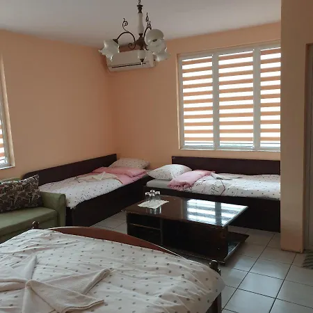 Къща За Гости Оазис *